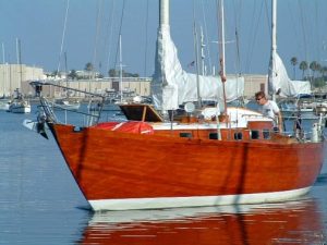 Boat varnish techniques - The Boat Taurus