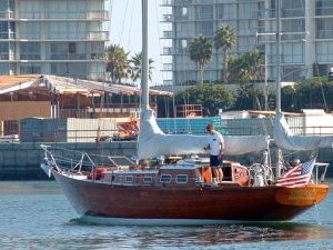 Taurus Boat varnish technique - Sail don't varnish