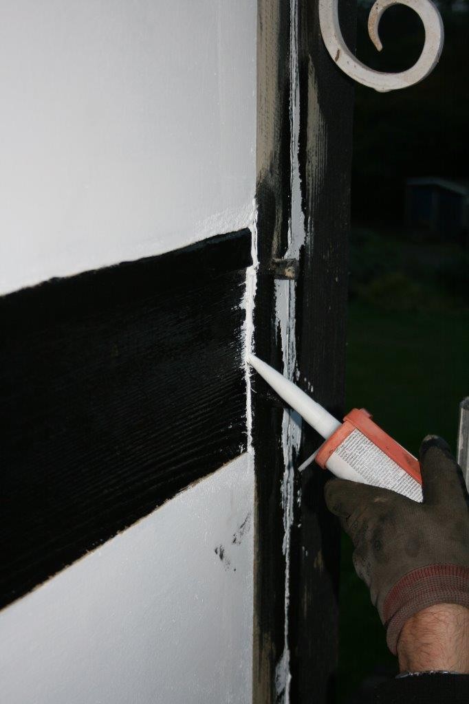 wood crack repair refill joint with caulk